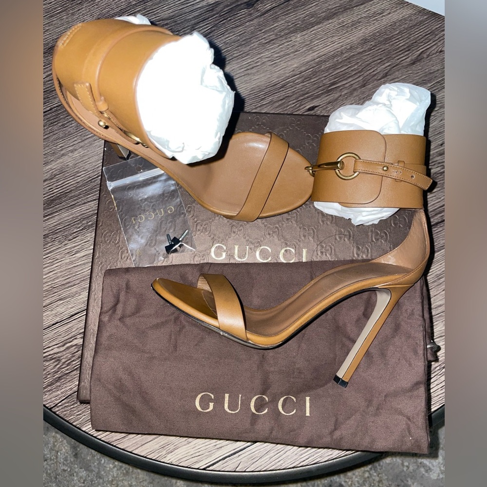GUCCI Draya Pumps - worn only a few times.. in great condition .. size 36